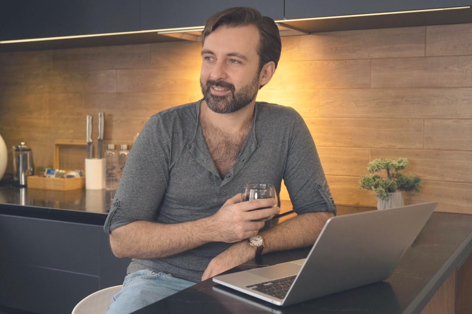 Participant appliquant une technique de closing